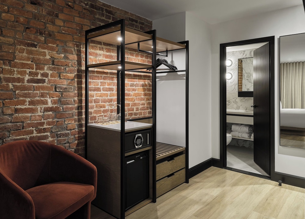 Room (Small)