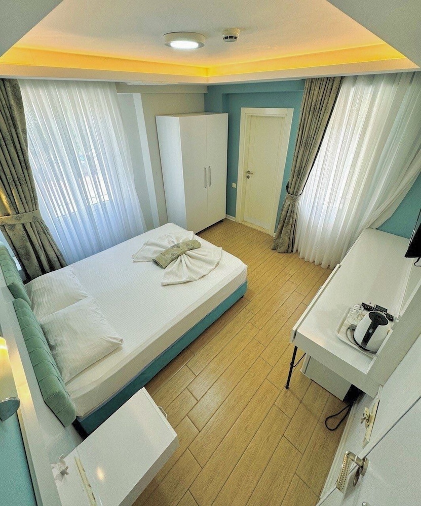 Deluxe Room, Balcony - Photo 1