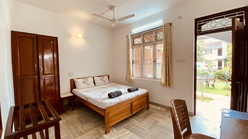 Standard, with AC photo 1
