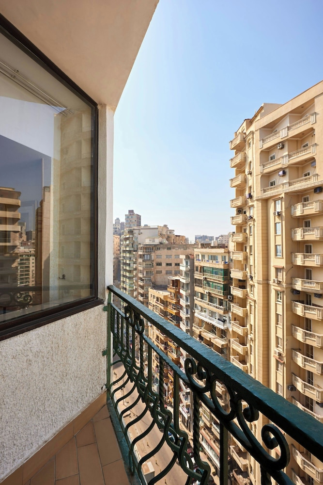 Room, 2 Twin Beds, Smoking, City View (Balcony) - Photo 6