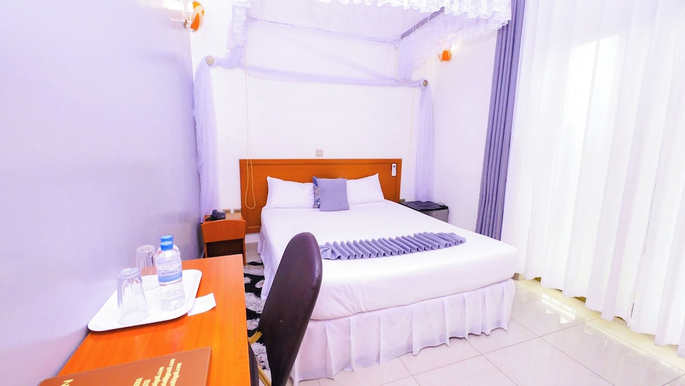 Honeymoon Suite, 1 Queen Bed, Patio, Pool View