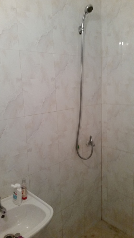 Economy Single Room, Shared Bathroom photo 3