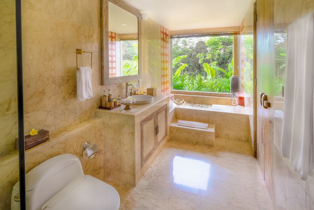 Lanai terrace with Free Benefits photo 2