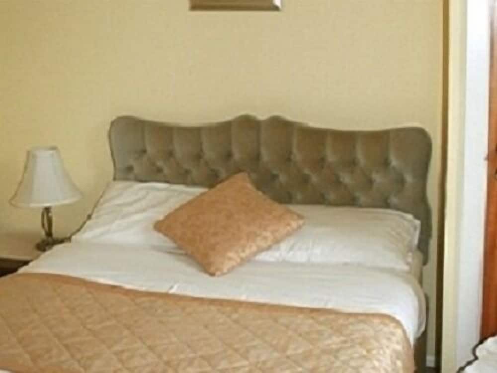 Standard Double Room, Ensuite (Spring Room)