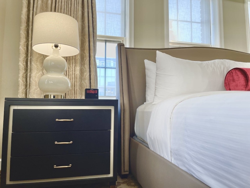 Superior Room, 1 Queen Bed - Photo 4