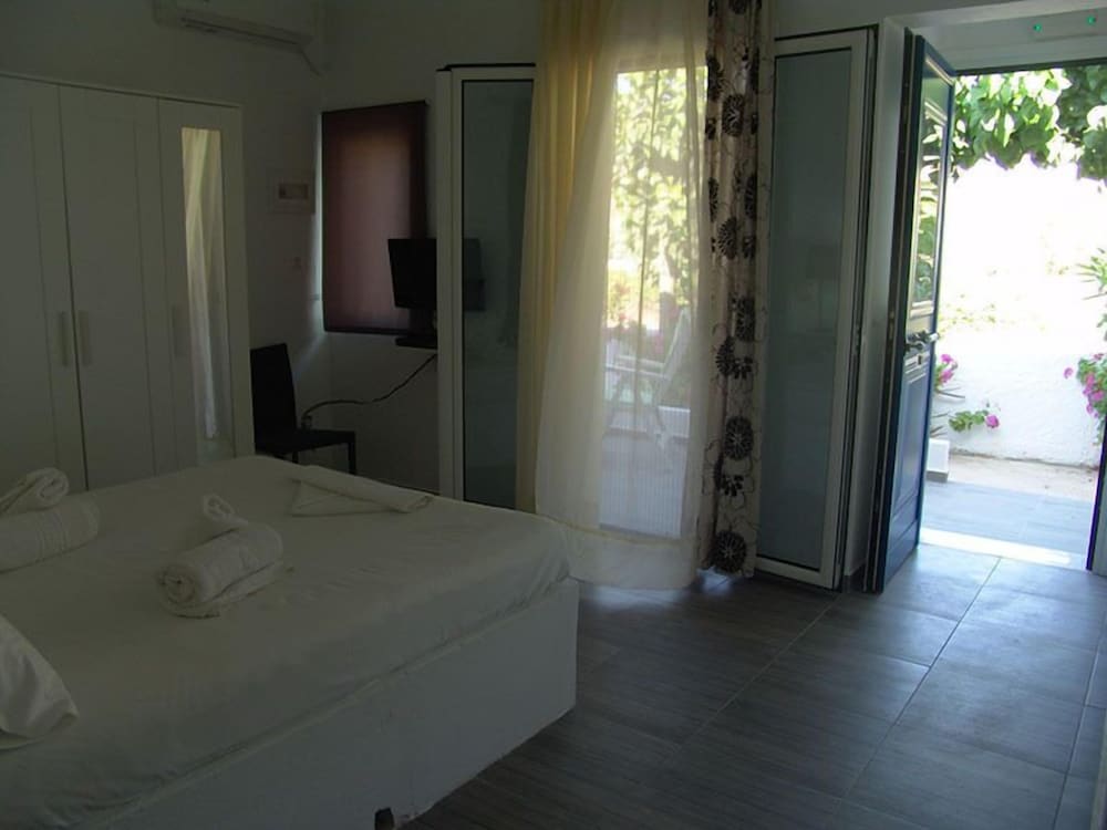 Double Room, Partial Sea View (3) photo 1