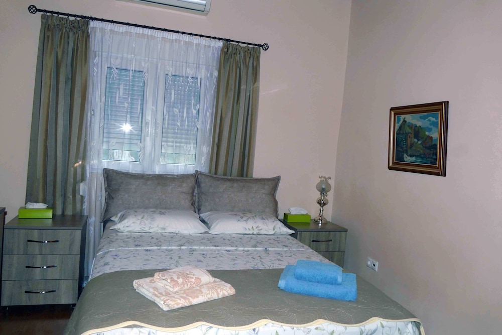 Superior House, 3 Bedrooms, Terrace, Garden View photo 3