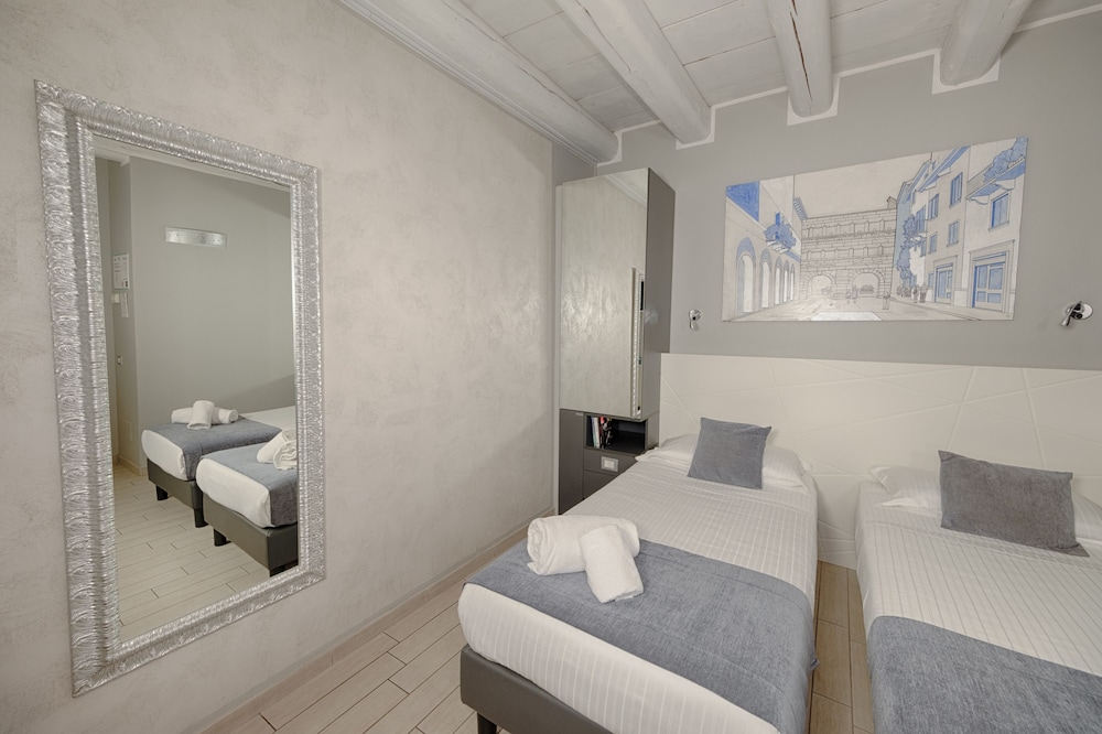 Standard Double Room, 2 Twin Beds, Annex Building photo 1