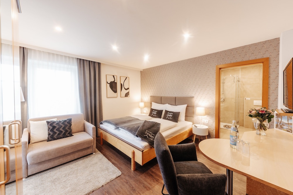 Classic Double Room, Park View, Garden Area photo 2