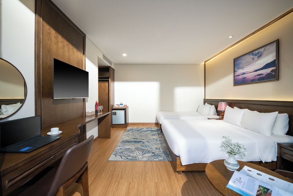 Deluxe Triple with City View - Afternoon Tea Included - Photo 4