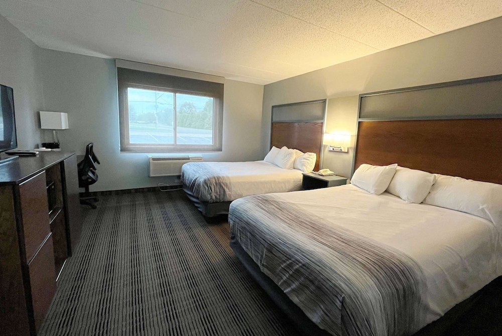 Room, 2 Queen Beds, Non Smoking - Photo 1