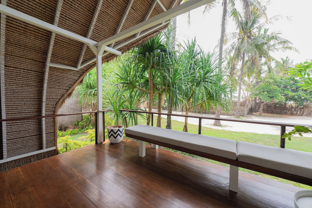 Cabana with Free Minibar - Photo 4
