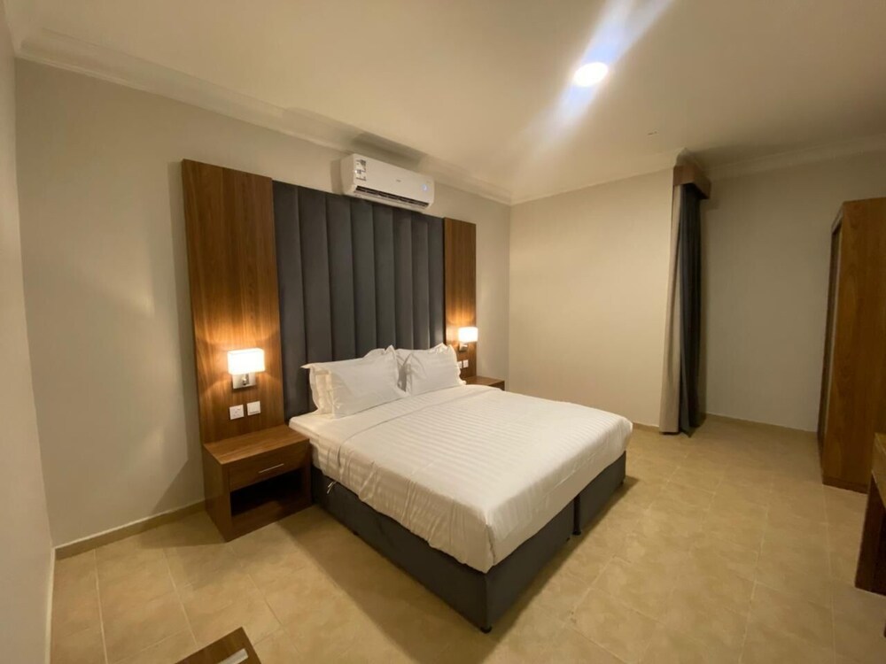 Deluxe Room, City View