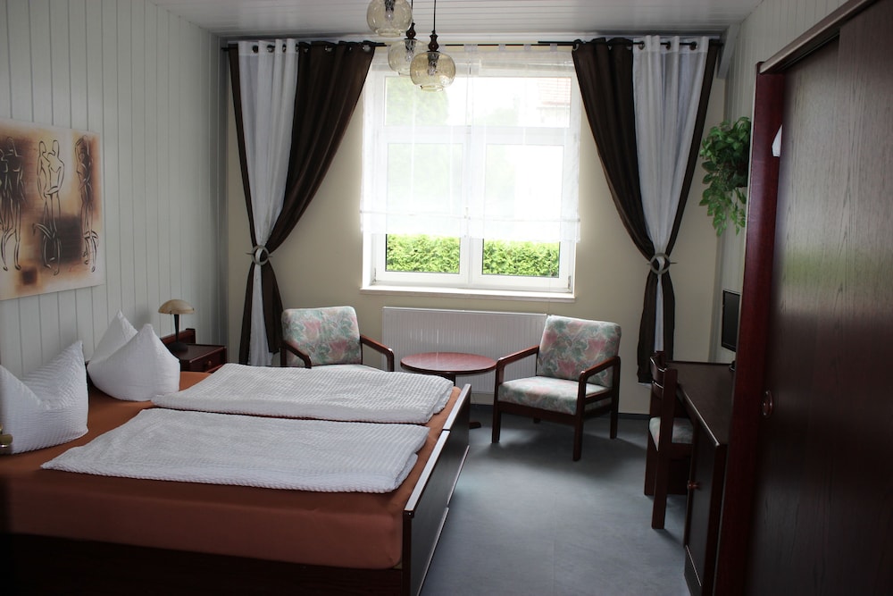 Basic Twin Room, 1 Twin Bed, Non Smoking photo 2