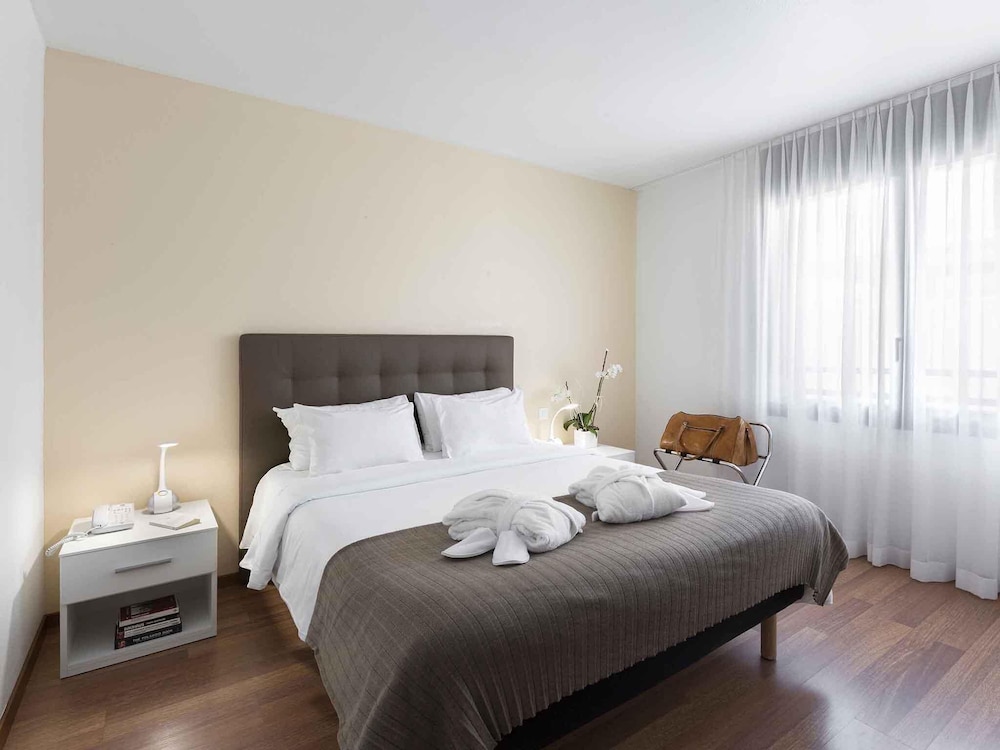 Junior Suite, 1 Double Bed with Sofa bed photo 3