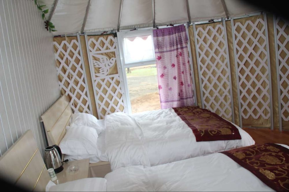 Deluxe Mongolia Yurt photo 1