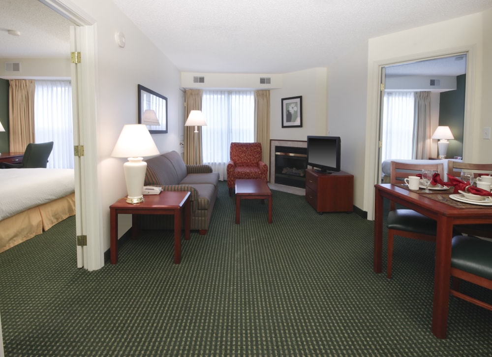 Suite, 2 Bedrooms (Hearing Accessible) photo 2