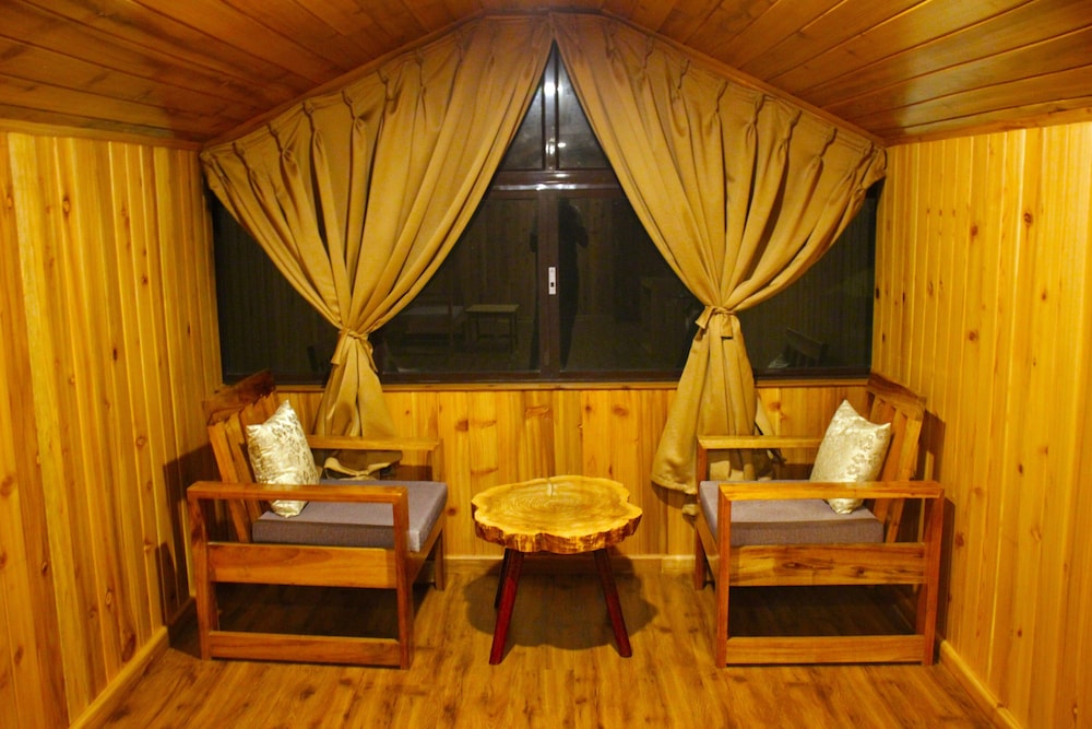Suite Room - Photo 9
