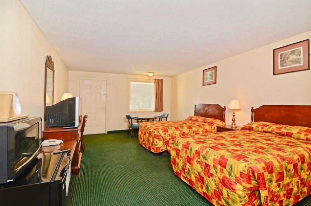 Standard Room, 2 Double Beds, Non Smoking photo 2