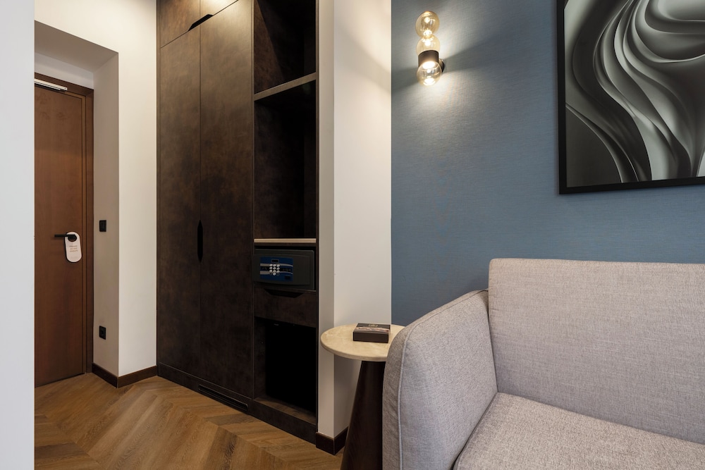 Luxury Suite photo 3