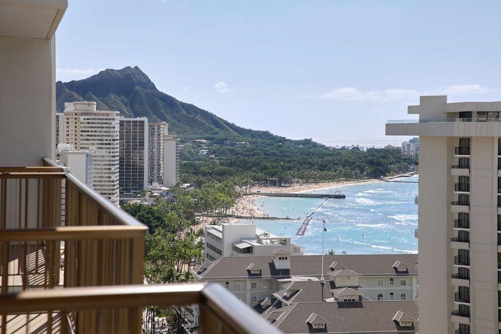 Diamond Head Room, 1 King Bed, Ocean View - Photo 9