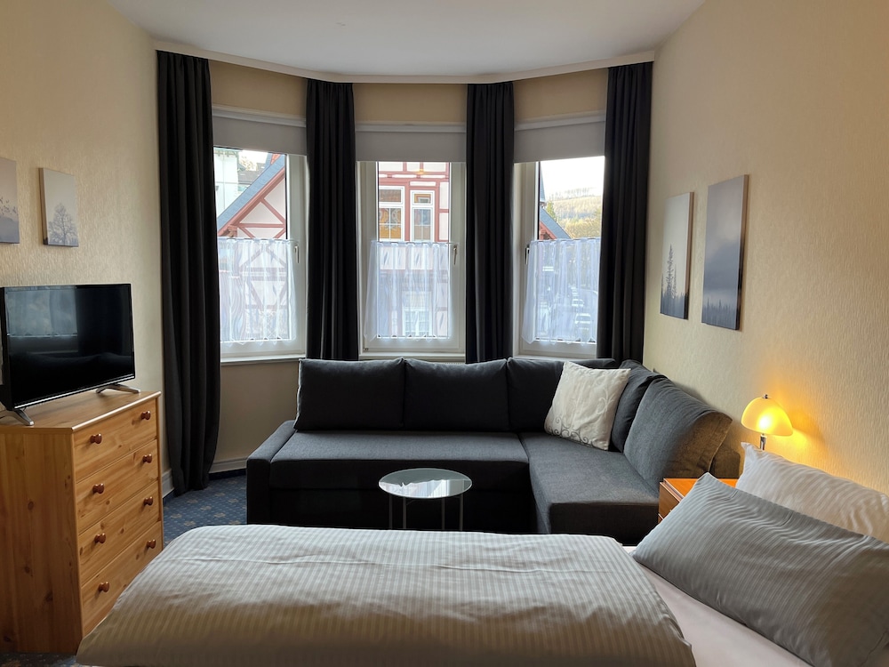 Royal Room, Non Smoking, Lake View photo 2