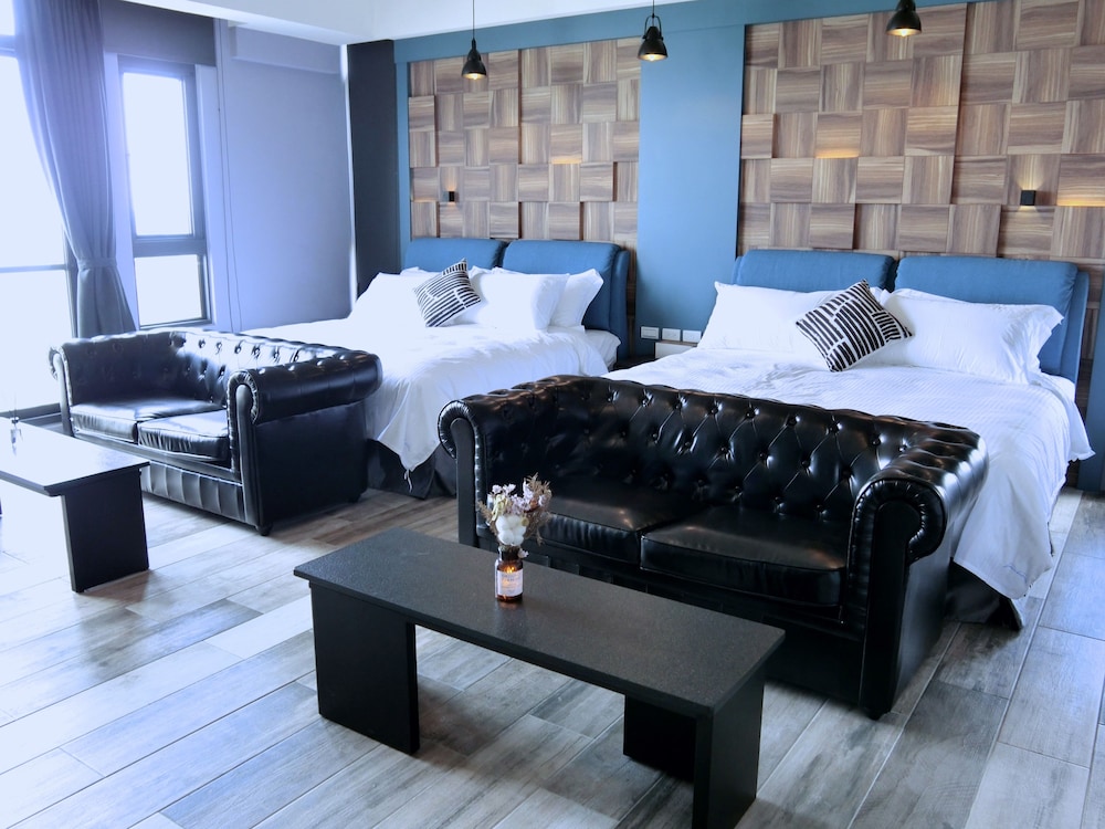 Family Room photo 2
