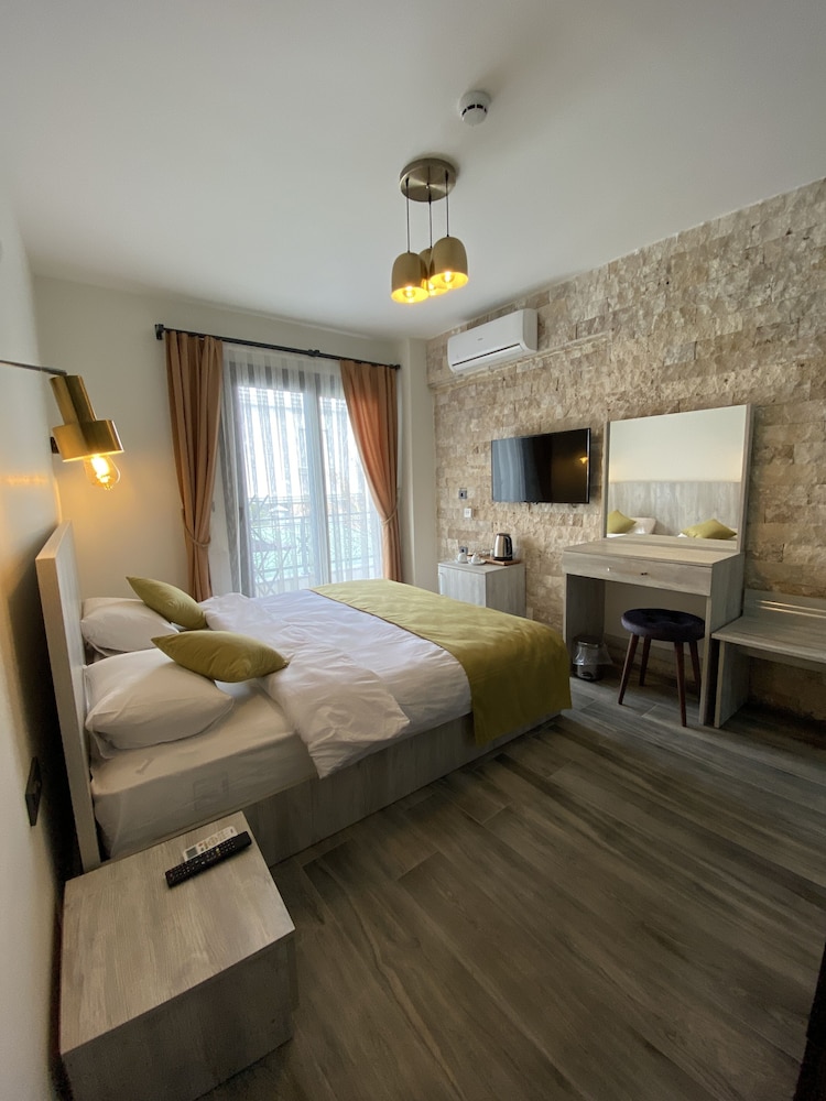 Standard Double Room, 1 Bedroom, Balcony, Garden View