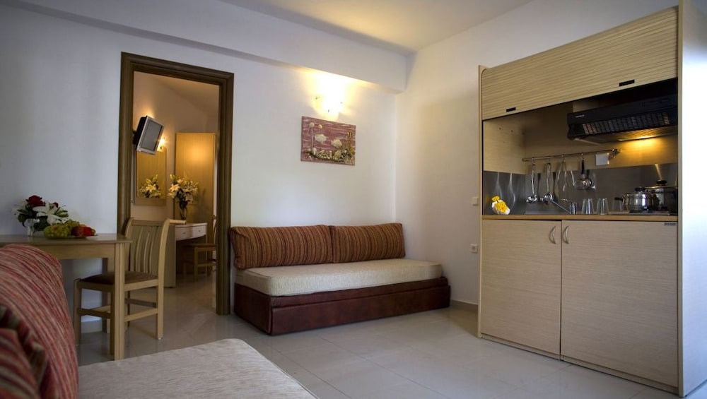 Family Apartment, 1 Bedroom, Sea View photo 3