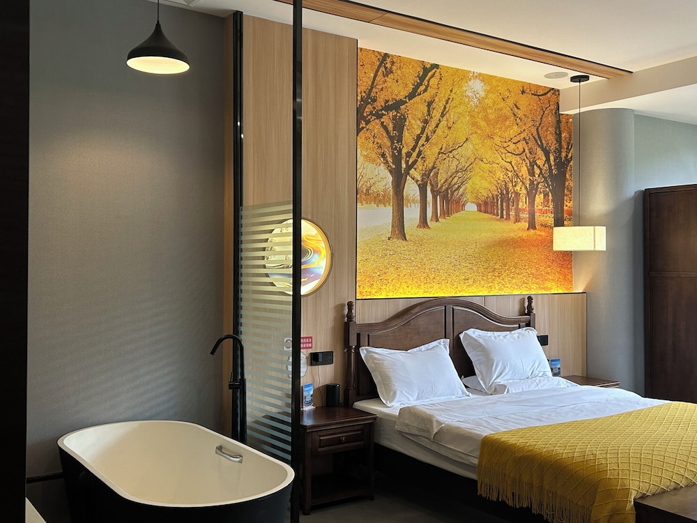 Riverside Suite