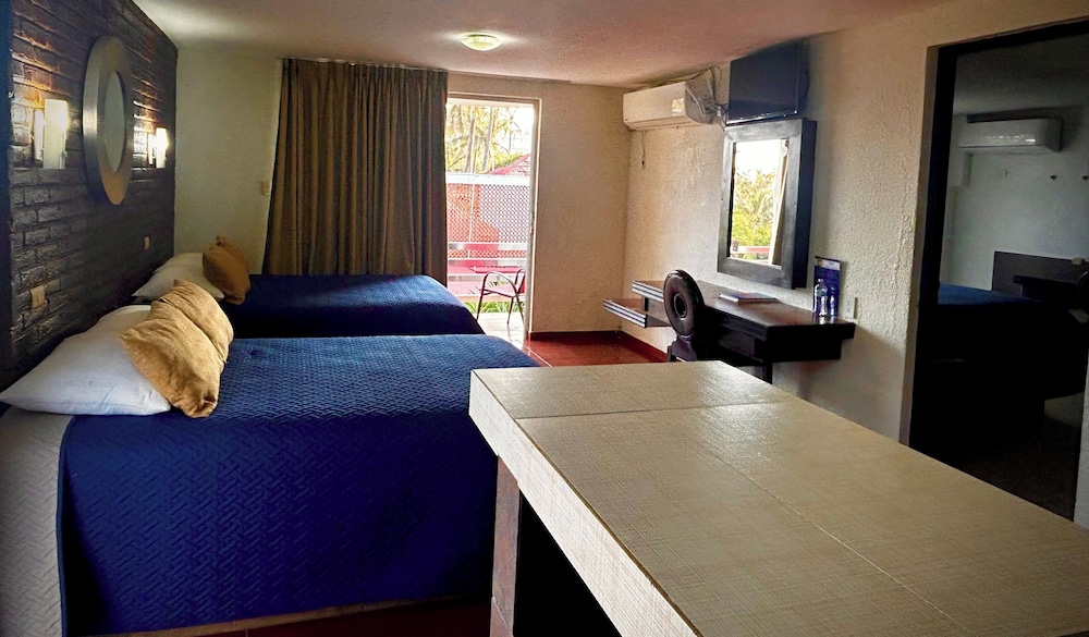 Junior Room, 2 Bedrooms photo 2