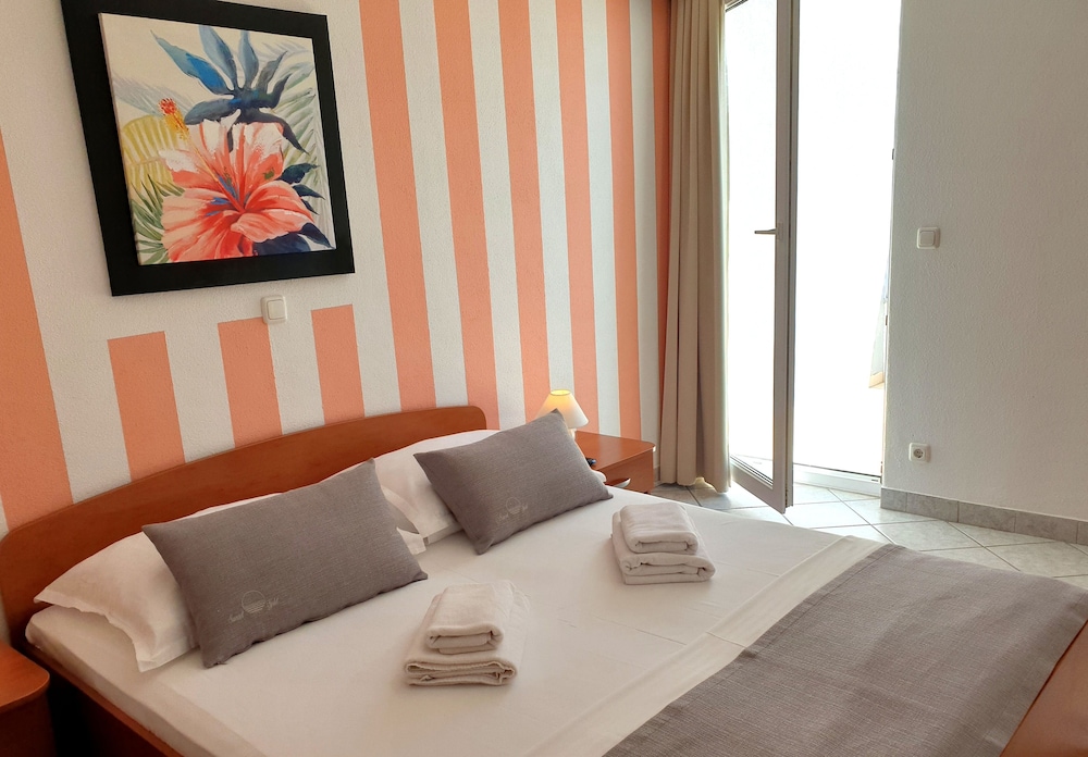 Quadruple Room, 2 Bedrooms, Balcony, Sea View photo 1