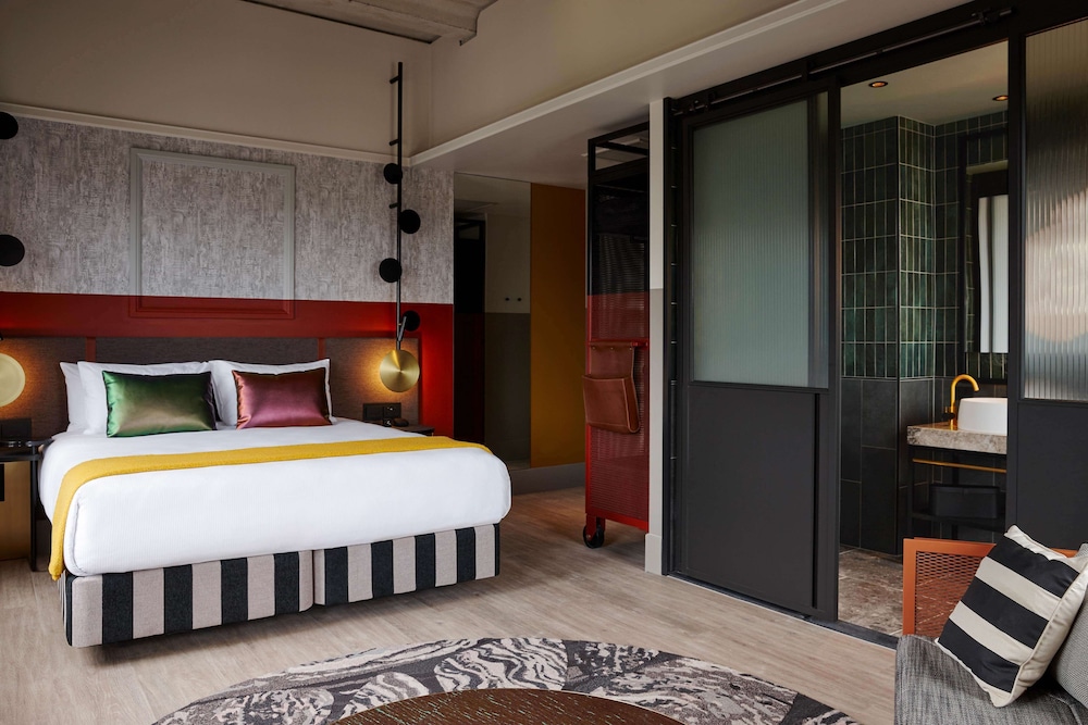 Deluxe Room - Photo 2