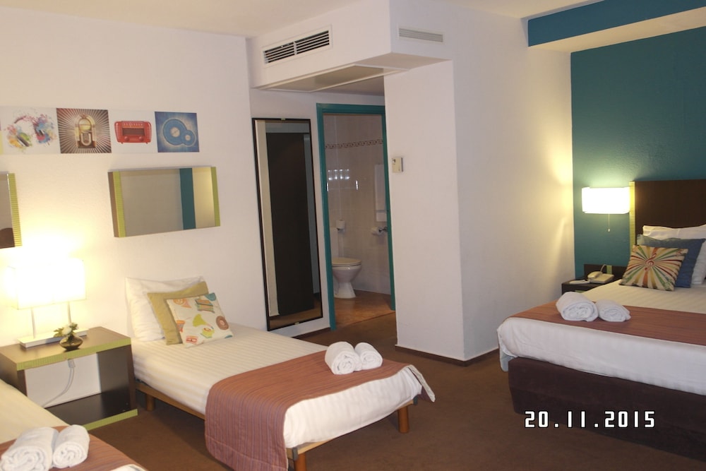 Superior Quadruple Room photo 3