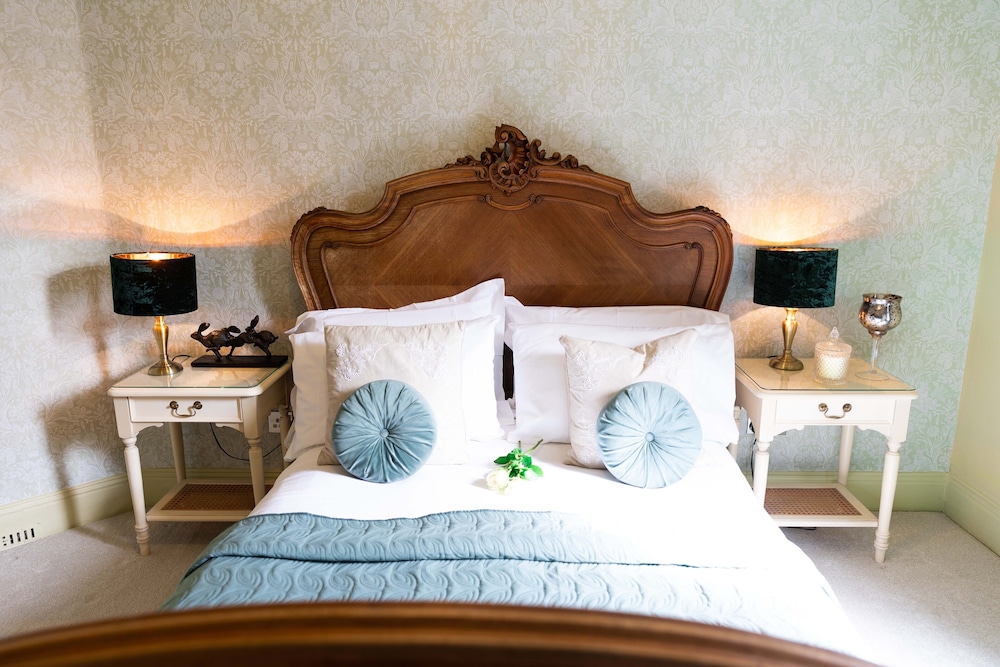 Luxury Double Room, Private Bathroom, Garden View (Acacia Thicket) photo 3