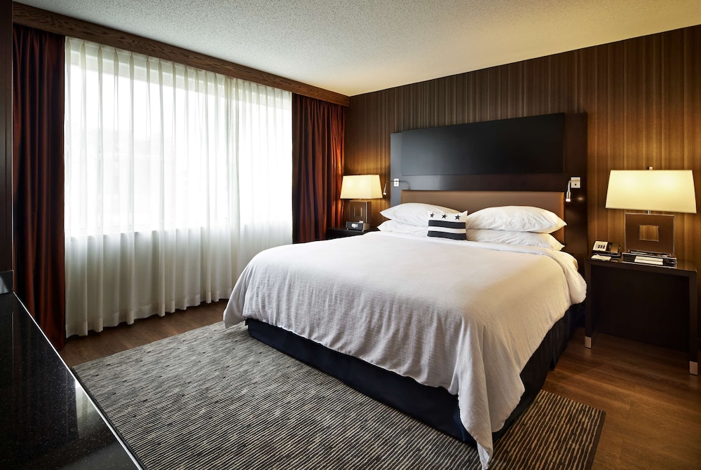 Suite, 1 King Bed, Non Smoking (2 Rooms) - Photo 2