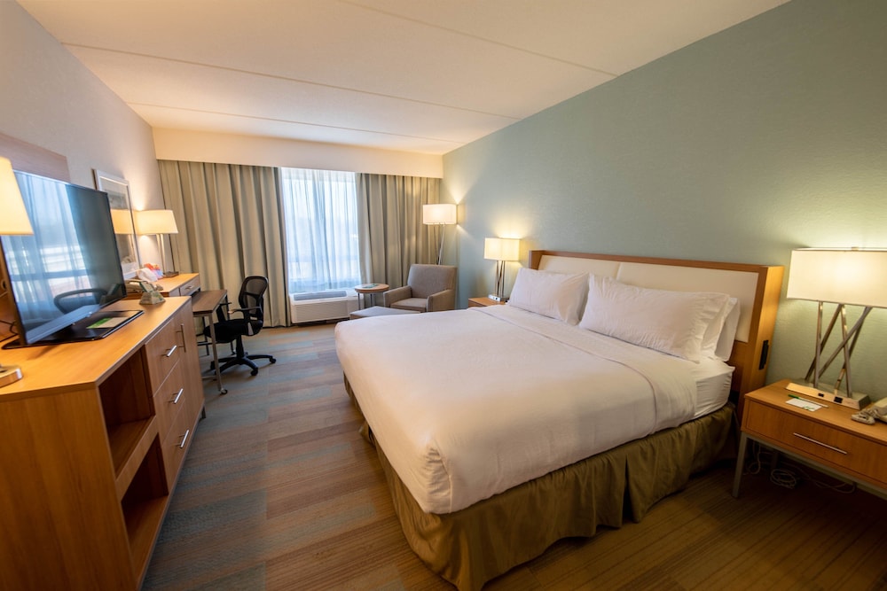 Standard Room, 1 King Bed (Walk-In Shower) - Photo 6