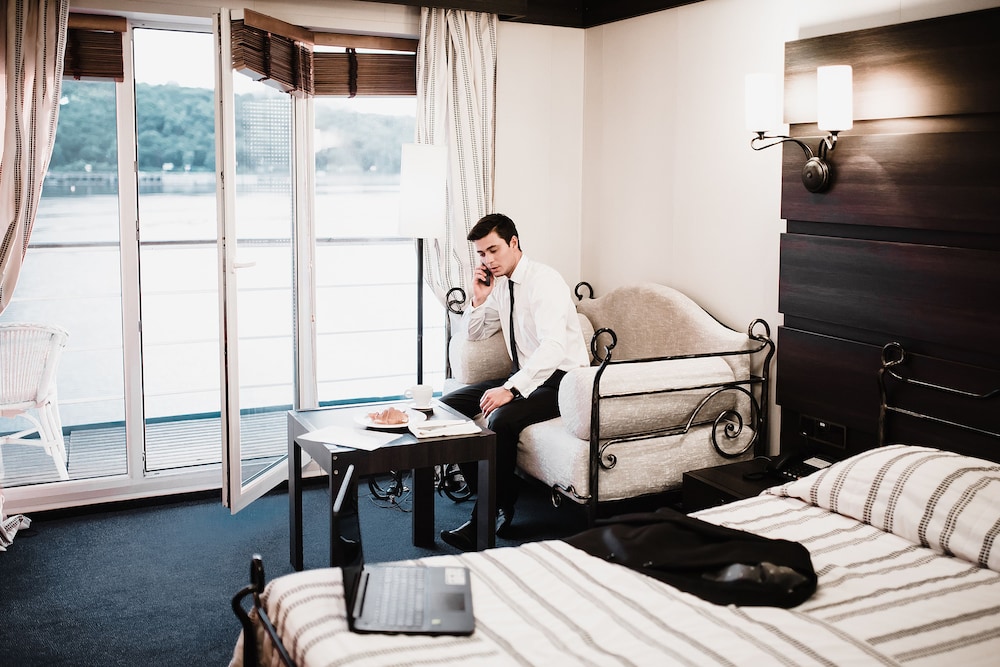 Classic Twin Room, River View