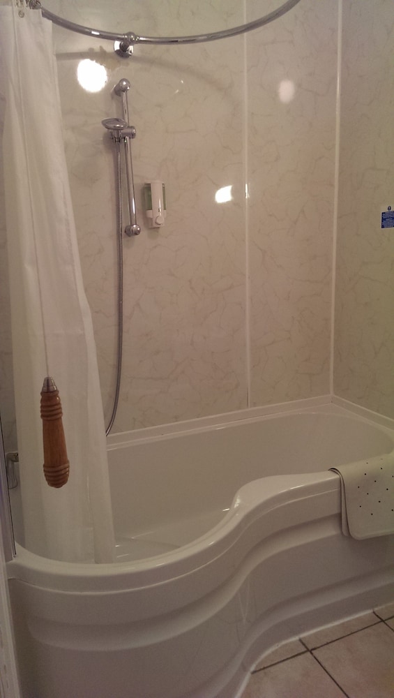 Standard Room, 2 Twin Beds - Photo 8