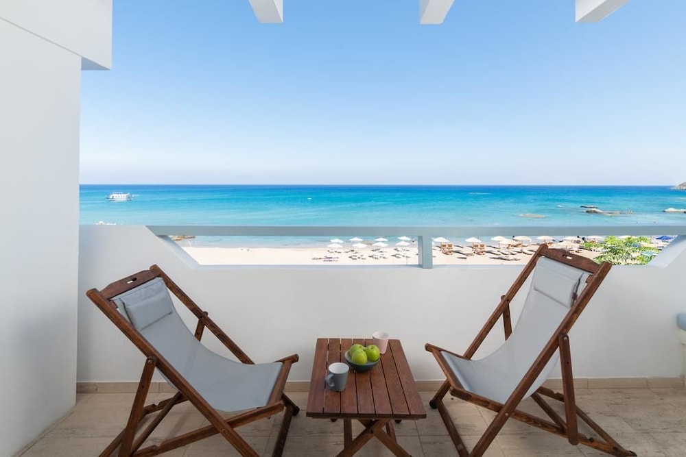 Aegean Luxury Suites photo 2