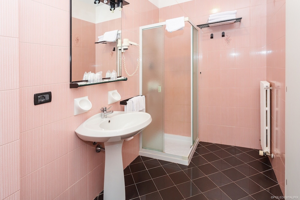 Triple Room - Photo 5