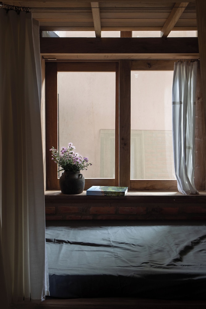 DORMITORY ROOM (8 PAX)