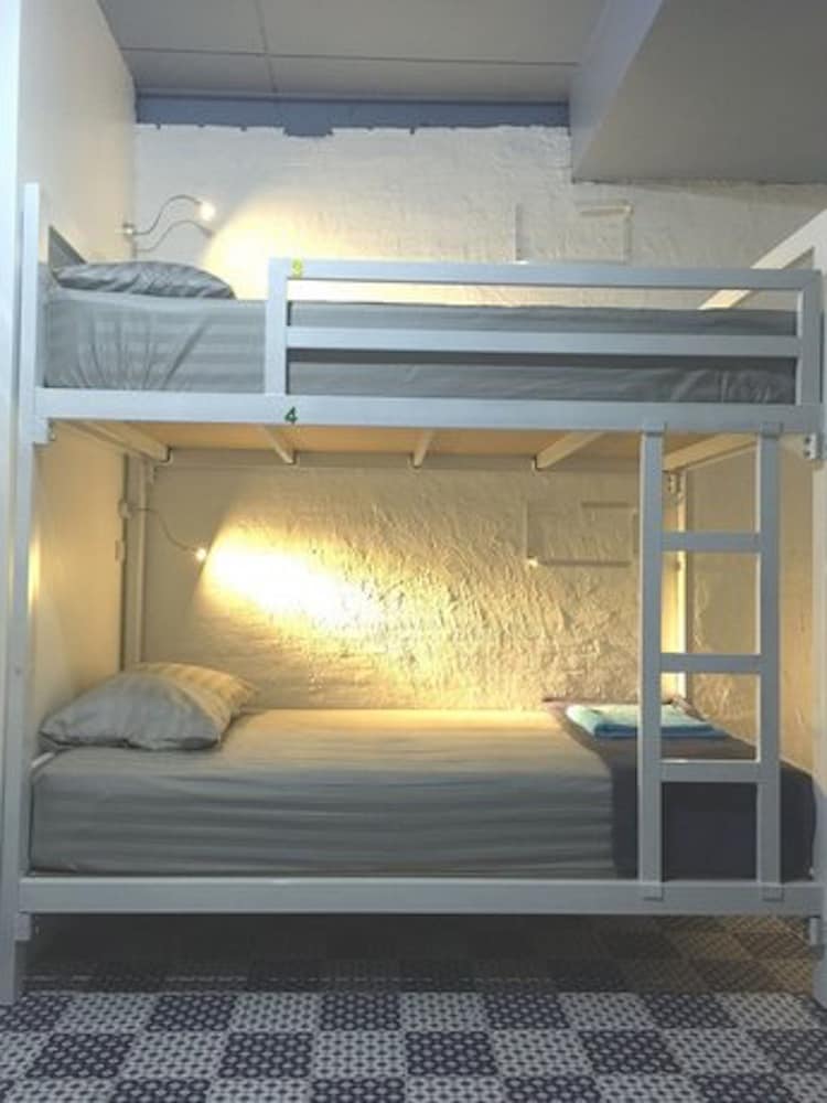 Bunk Bed in Mixed Dormitory Room - Fan photo 2