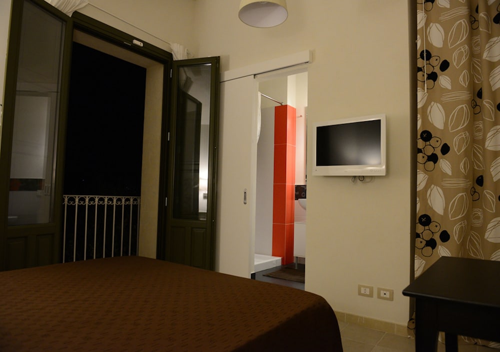 Double Room (4) photo 2
