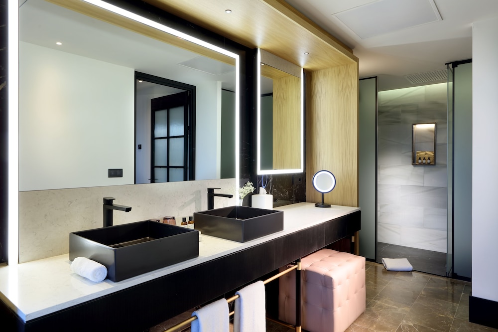 Suite, Sea View - Photo 10