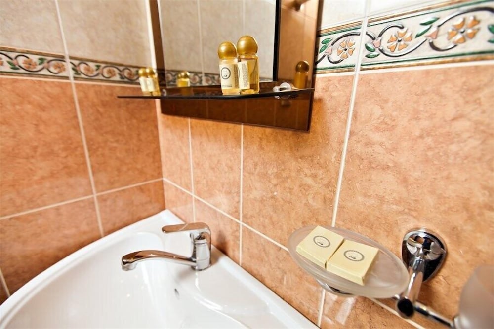Standard Double or Twin Room photo 2