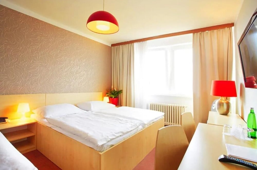 Economy Double Room - Photo 3