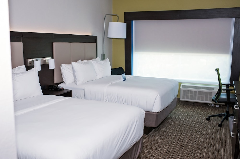 Standard Room, 2 Queen Beds, Accessible (Communications) photo 3