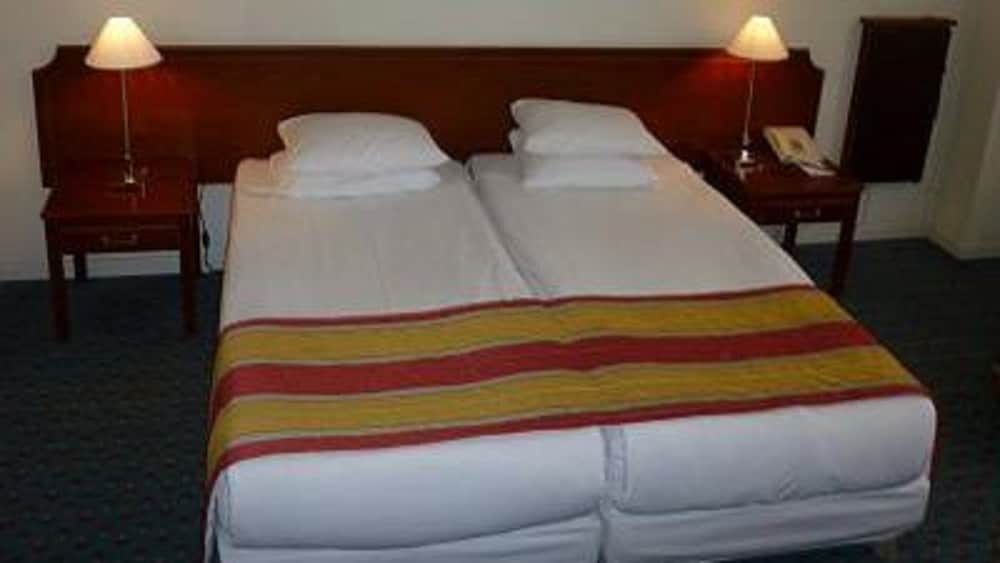 Deluxe Room, 2 Twin Beds, Non Smoking - Photo 2