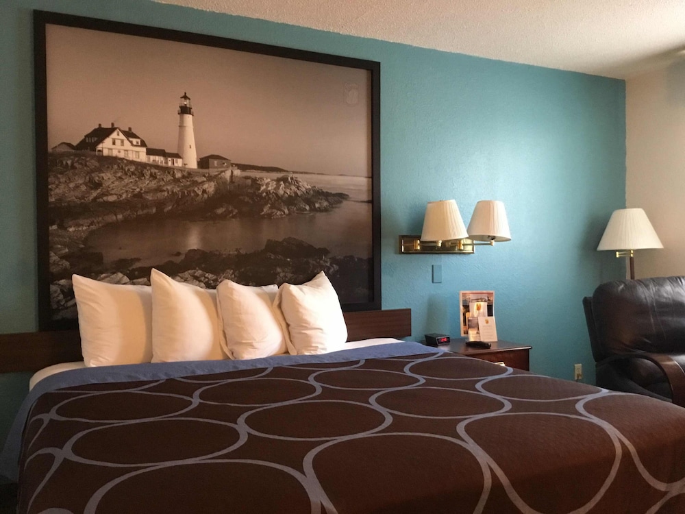 Standard Room, 1 King Bed photo 2
